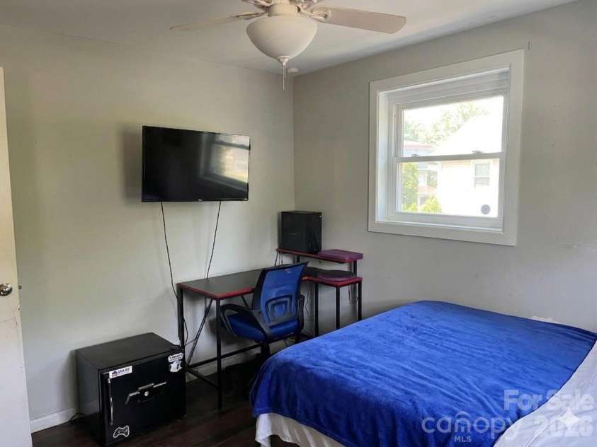 108 York Park Street, York, SC 29745.  MLS# CAR4371315, YatesRealty ID 15825. 