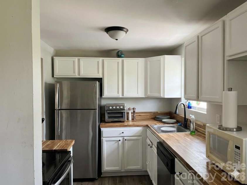 108 York Park Street, York, SC 29745.  MLS# CAR4371315, YatesRealty ID 15825. 