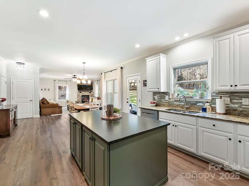250 Kenway Loop, Mooresville, NC 28117.  MLS# CAR4210215, YatesRealty ID 15825. 