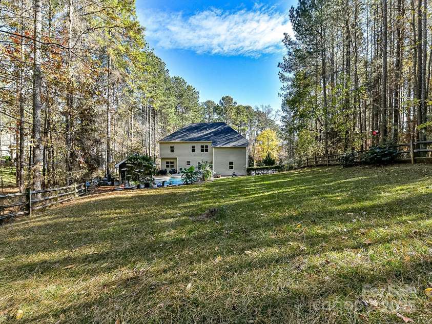 250 Kenway Loop, Mooresville, NC 28117.  MLS# CAR4210215, YatesRealty ID 15825. 