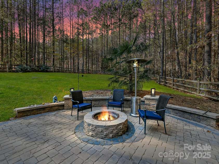 250 Kenway Loop, Mooresville, NC 28117.  MLS# CAR4210215, YatesRealty ID 15825. 