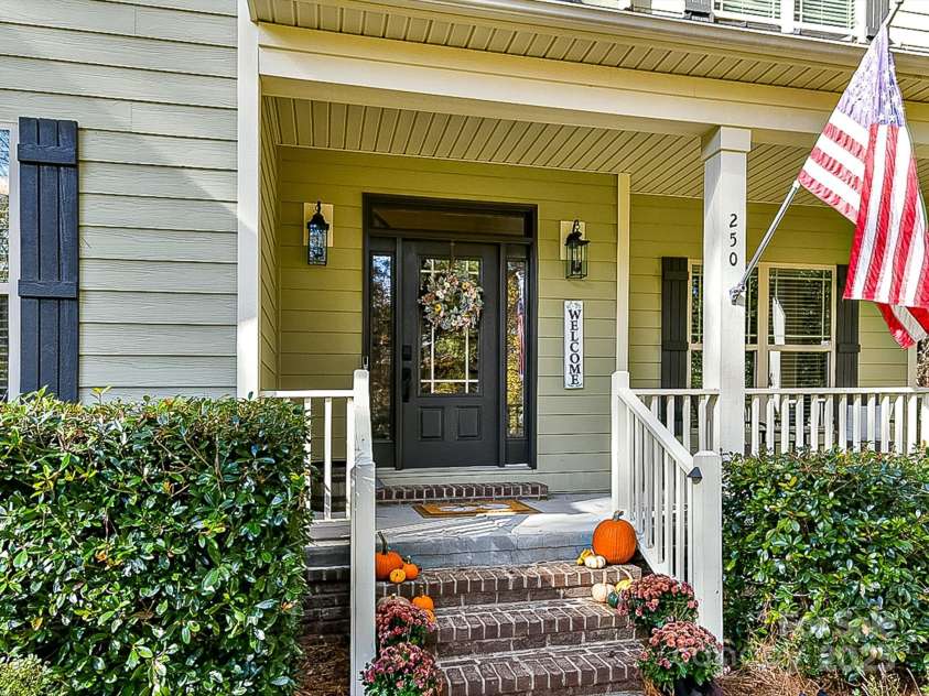 250 Kenway Loop, Mooresville, NC 28117.  MLS# CAR4210215, YatesRealty ID 15825. 