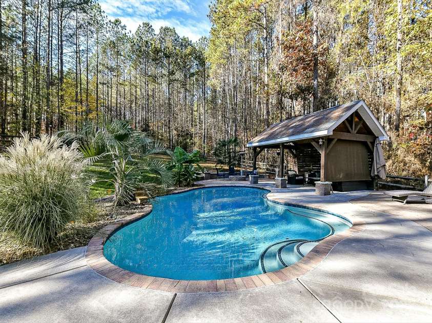 250 Kenway Loop, Mooresville, NC 28117.  MLS# CAR4210215, YatesRealty ID 15825. 