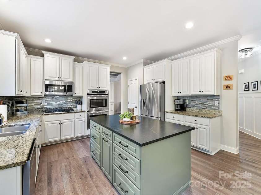 250 Kenway Loop, Mooresville, NC 28117.  MLS# CAR4210215, YatesRealty ID 15825. 