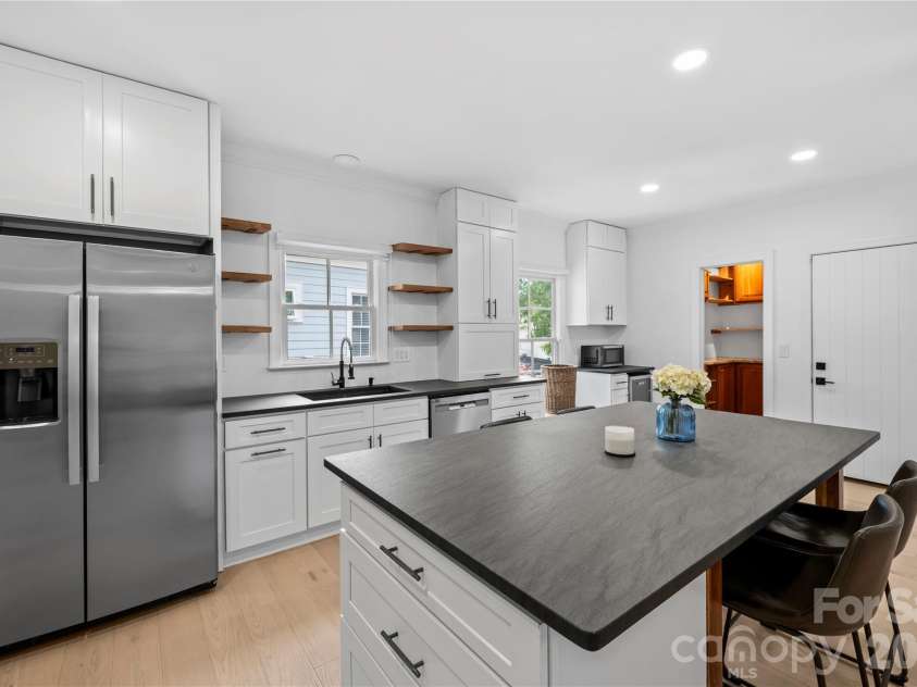 123 White Ash Drive, Asheville, NC 28803.  MLS# CAR4362029, YatesRealty ID 15828. 
