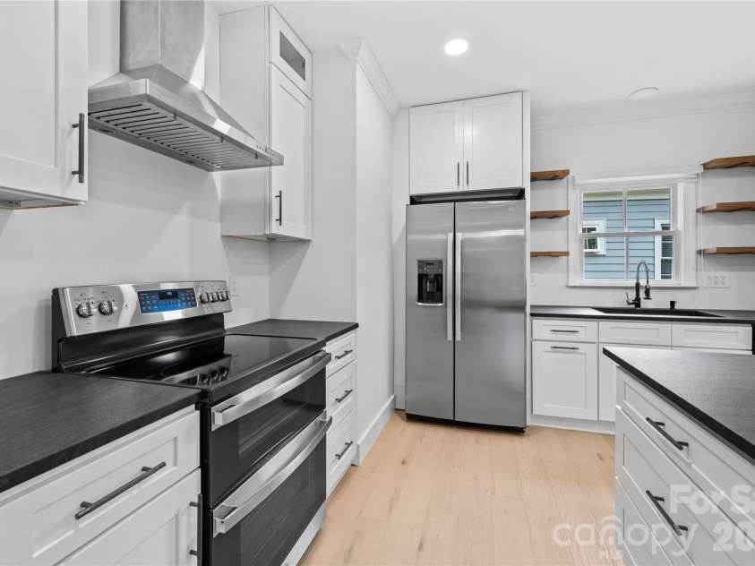 123 White Ash Drive, Asheville, NC 28803.  MLS# CAR4362029, YatesRealty ID 15828. 