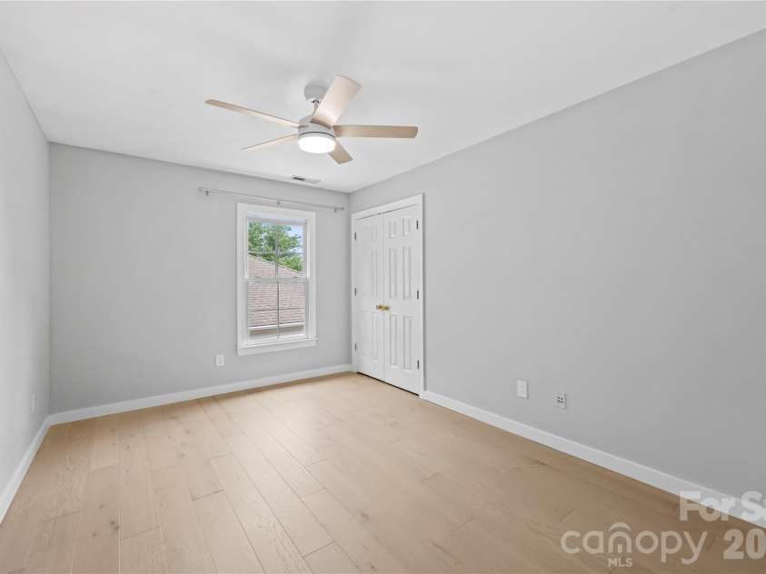123 White Ash Drive, Asheville, NC 28803.  MLS# CAR4362029, YatesRealty ID 15828. 