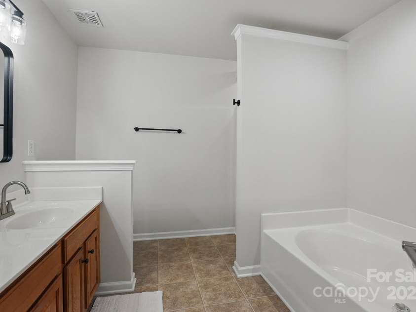 14649 Lions Paw Street, Charlotte, NC 28273.  MLS# CAR4248973, YatesRealty ID 15828. 