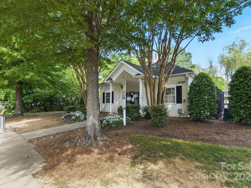 14649 Lions Paw Street, Charlotte, NC 28273.  MLS# CAR4248973, YatesRealty ID 15828. 