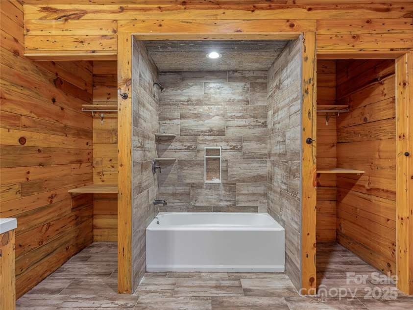 1640, 1641, 1642 River Road, Hot Springs, NC 28743.  MLS# CAR4318441, YatesRealty ID 1583. Cabin #2