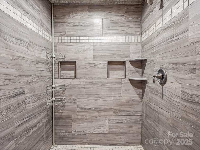 1640, 1641, 1642 River Road, Hot Springs, NC 28743.  MLS# CAR4318441, YatesRealty ID 1583. Cabin #2