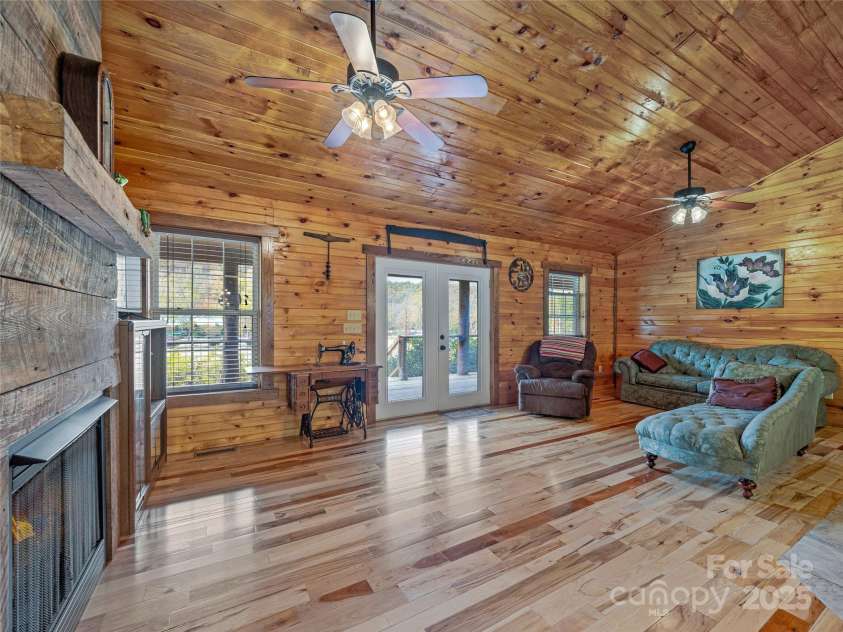 1640, 1641, 1642 River Road, Hot Springs, NC 28743.  MLS# CAR4318441, YatesRealty ID 1583. Cabin #3
