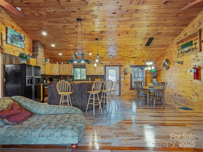1640, 1641, 1642 River Road, Hot Springs, NC 28743.  MLS# CAR4318441, YatesRealty ID 1583. Cabin #3