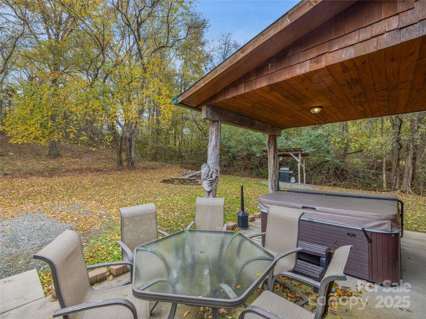 1640, 1641, 1642 River Road, Hot Springs, NC 28743.  MLS# CAR4318441, YatesRealty ID 1583. Cabin #3