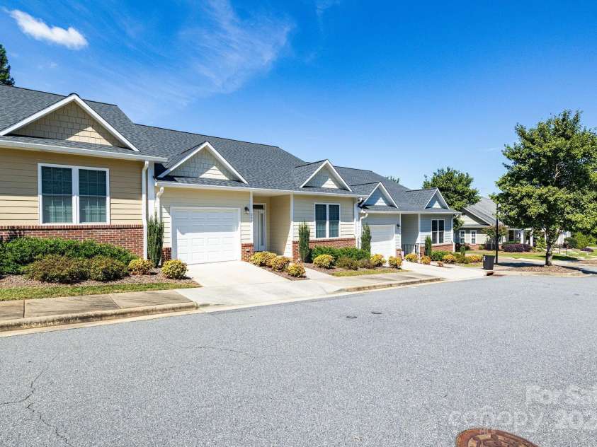 202 Ivy Court, Morganton, NC 28655.  MLS# CAR4181293, YatesRealty ID 1583. 