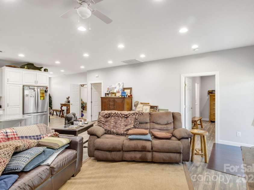 202 Ivy Court, Morganton, NC 28655.  MLS# CAR4181293, YatesRealty ID 1583. 