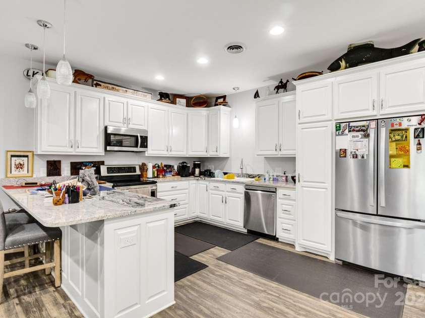 202 Ivy Court, Morganton, NC 28655.  MLS# CAR4181293, YatesRealty ID 1583. 