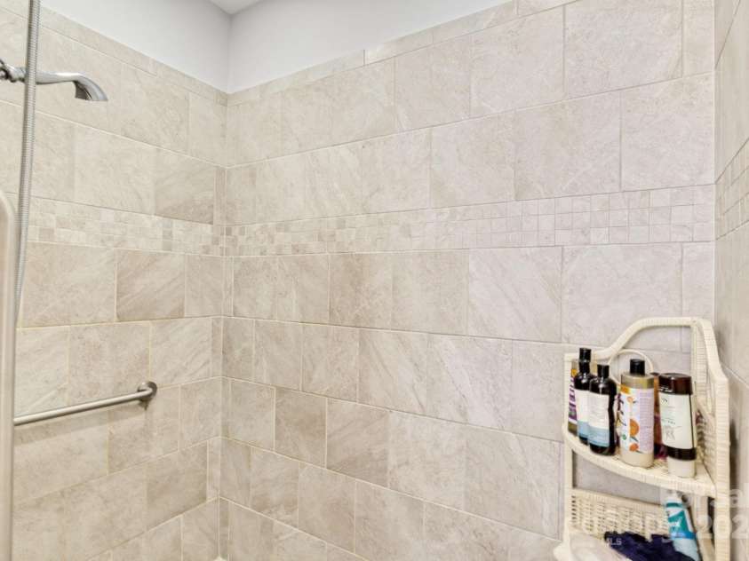 202 Ivy Court, Morganton, NC 28655.  MLS# CAR4181293, YatesRealty ID 1583. 