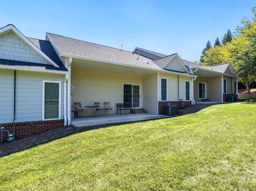 202 Ivy Court, Morganton, NC 28655.  MLS# CAR4181293, YatesRealty ID 1583. 