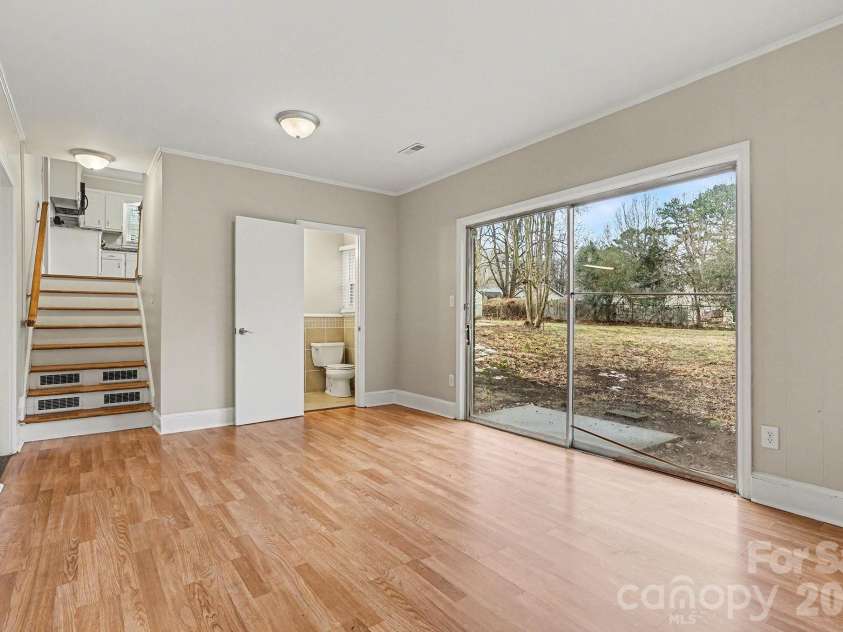 5931 Amity Place, Charlotte, NC 28212.  MLS# CAR4342901, YatesRealty ID 15830. 