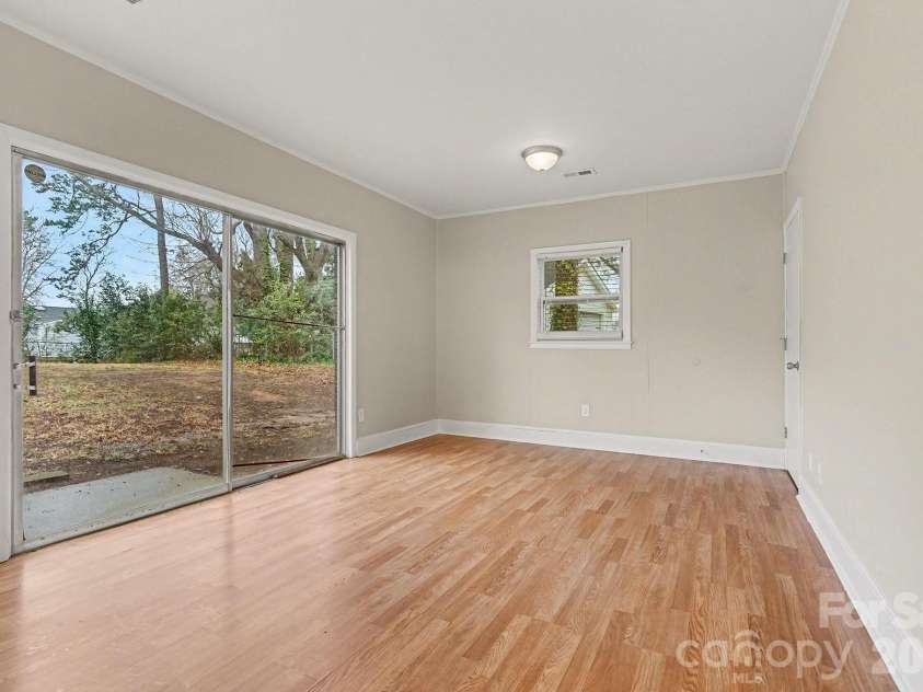 5931 Amity Place, Charlotte, NC 28212.  MLS# CAR4342901, YatesRealty ID 15830. 
