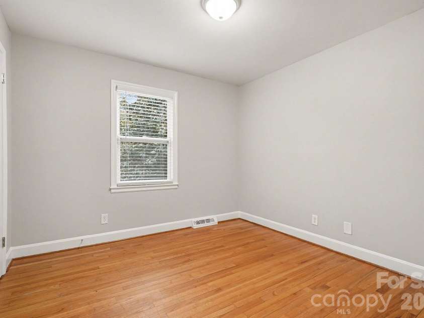 5931 Amity Place, Charlotte, NC 28212.  MLS# CAR4342901, YatesRealty ID 15830. 