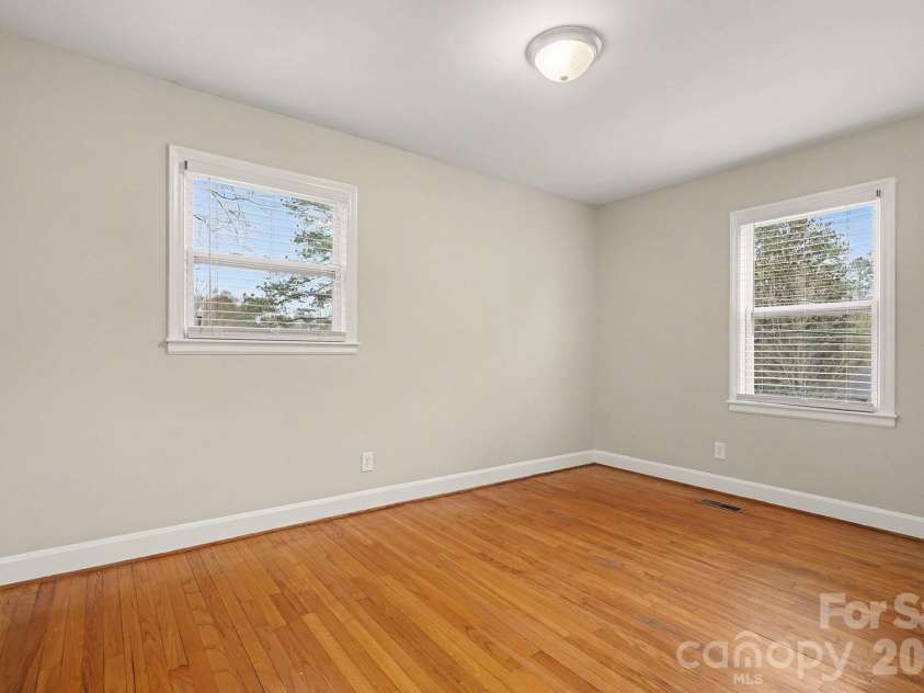 5931 Amity Place, Charlotte, NC 28212.  MLS# CAR4342901, YatesRealty ID 15830. 