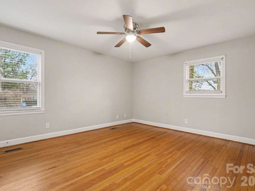 5931 Amity Place, Charlotte, NC 28212.  MLS# CAR4342901, YatesRealty ID 15830. 