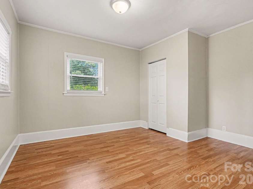 5931 Amity Place, Charlotte, NC 28212.  MLS# CAR4342901, YatesRealty ID 15830. 