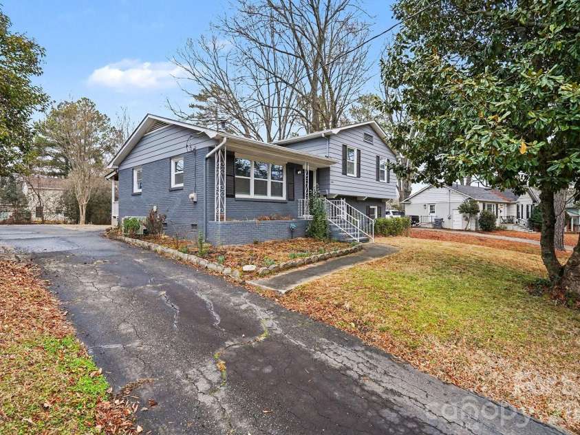 5931 Amity Place, Charlotte, NC 28212.  MLS# CAR4342901, YatesRealty ID 15830. 