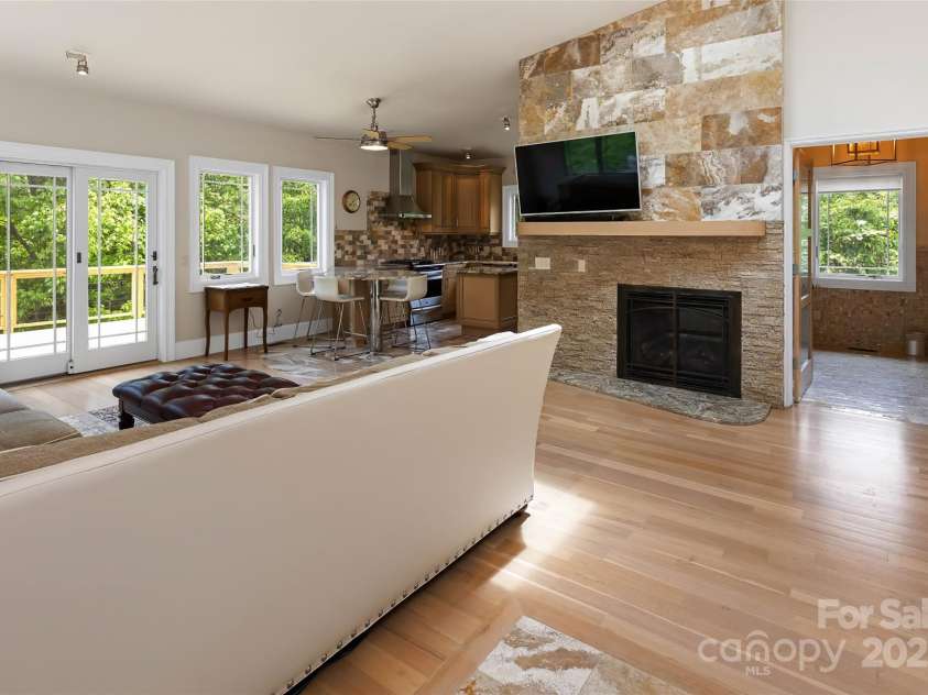 9 Gazebo Trail, Clyde, NC 28721.  MLS# CAR4261341, YatesRealty ID 15830. 