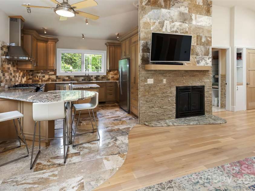 9 Gazebo Trail, Clyde, NC 28721.  MLS# CAR4261341, YatesRealty ID 15830. 