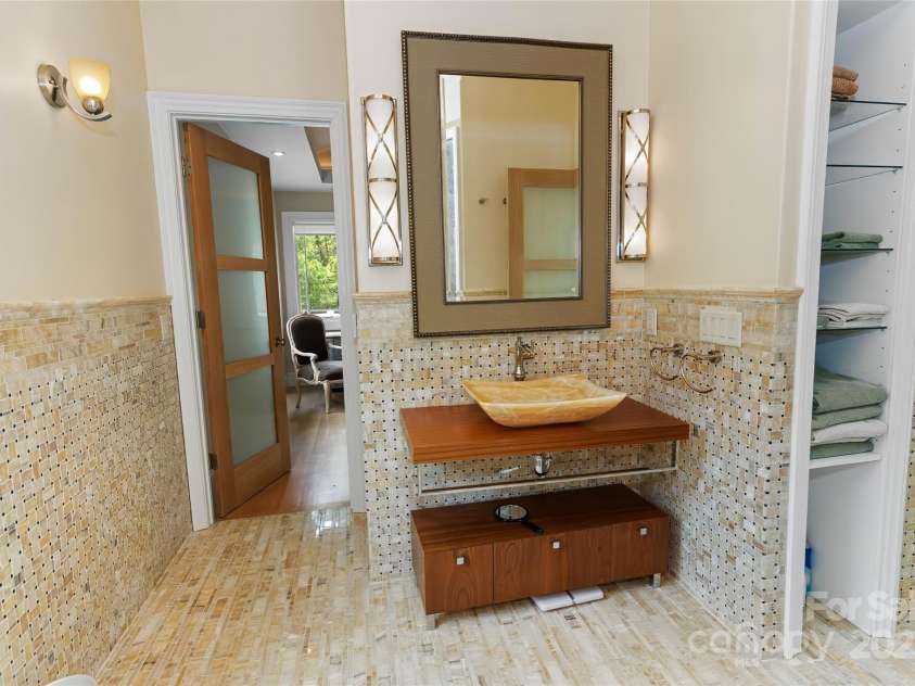 9 Gazebo Trail, Clyde, NC 28721.  MLS# CAR4261341, YatesRealty ID 15830. 