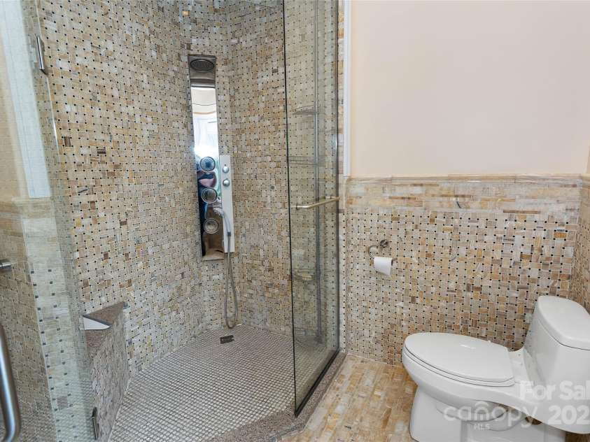 9 Gazebo Trail, Clyde, NC 28721.  MLS# CAR4261341, YatesRealty ID 15830. 