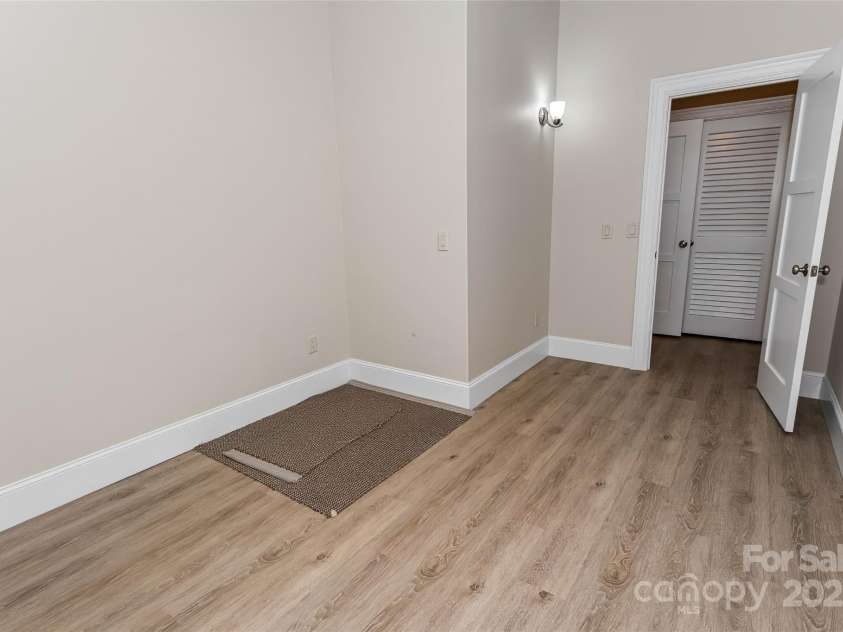 9 Gazebo Trail, Clyde, NC 28721.  MLS# CAR4261341, YatesRealty ID 15830. 