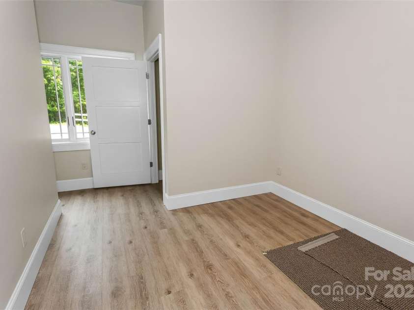 9 Gazebo Trail, Clyde, NC 28721.  MLS# CAR4261341, YatesRealty ID 15830. 