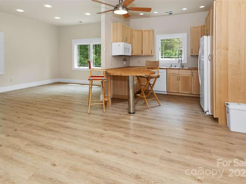 9 Gazebo Trail, Clyde, NC 28721.  MLS# CAR4261341, YatesRealty ID 15830. 