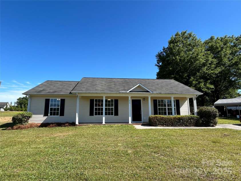 1820 Wendover Drive, Lancaster, SC 29720.  MLS# CAR4260354, YatesRealty ID 15831. 