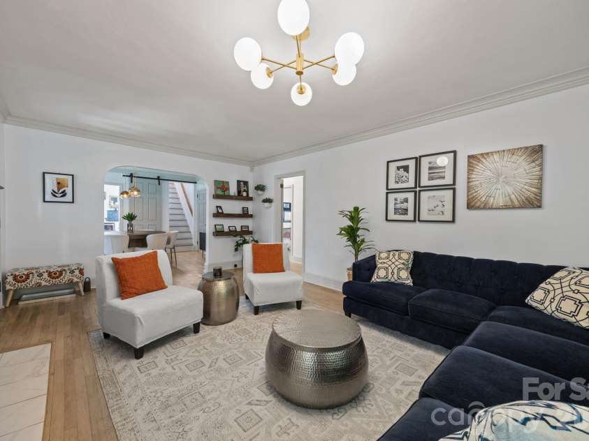 2414 Hassell Place, Charlotte, NC 28209.  MLS# CAR4371919, YatesRealty ID 15831. 