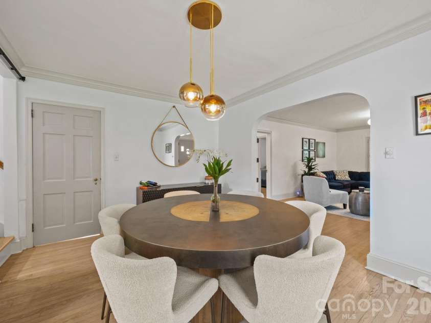 2414 Hassell Place, Charlotte, NC 28209.  MLS# CAR4371919, YatesRealty ID 15831. 