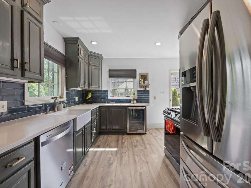2414 Hassell Place, Charlotte, NC 28209.  MLS# CAR4371919, YatesRealty ID 15831. 