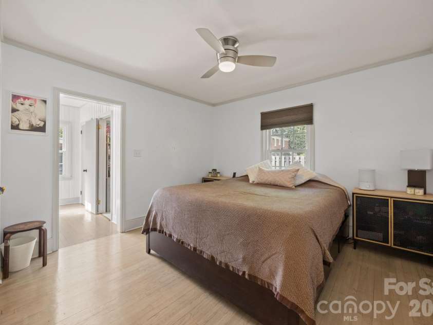 2414 Hassell Place, Charlotte, NC 28209.  MLS# CAR4371919, YatesRealty ID 15831. 