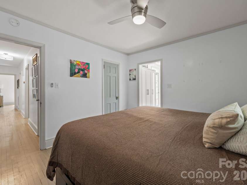 2414 Hassell Place, Charlotte, NC 28209.  MLS# CAR4371919, YatesRealty ID 15831. 