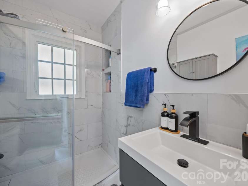 2414 Hassell Place, Charlotte, NC 28209.  MLS# CAR4371919, YatesRealty ID 15831. 