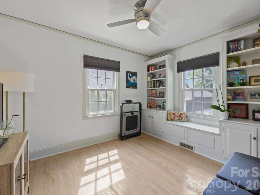 2414 Hassell Place, Charlotte, NC 28209.  MLS# CAR4371919, YatesRealty ID 15831. 