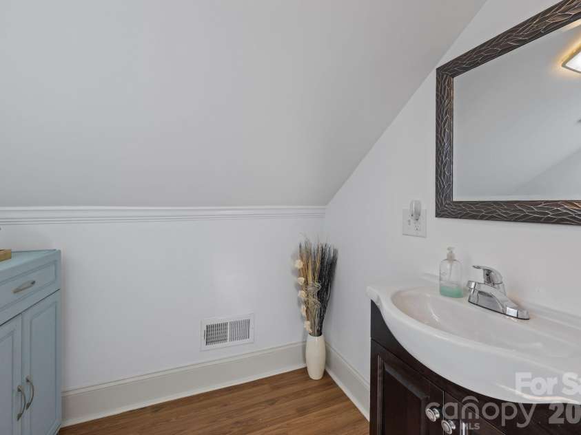 2414 Hassell Place, Charlotte, NC 28209.  MLS# CAR4371919, YatesRealty ID 15831. 