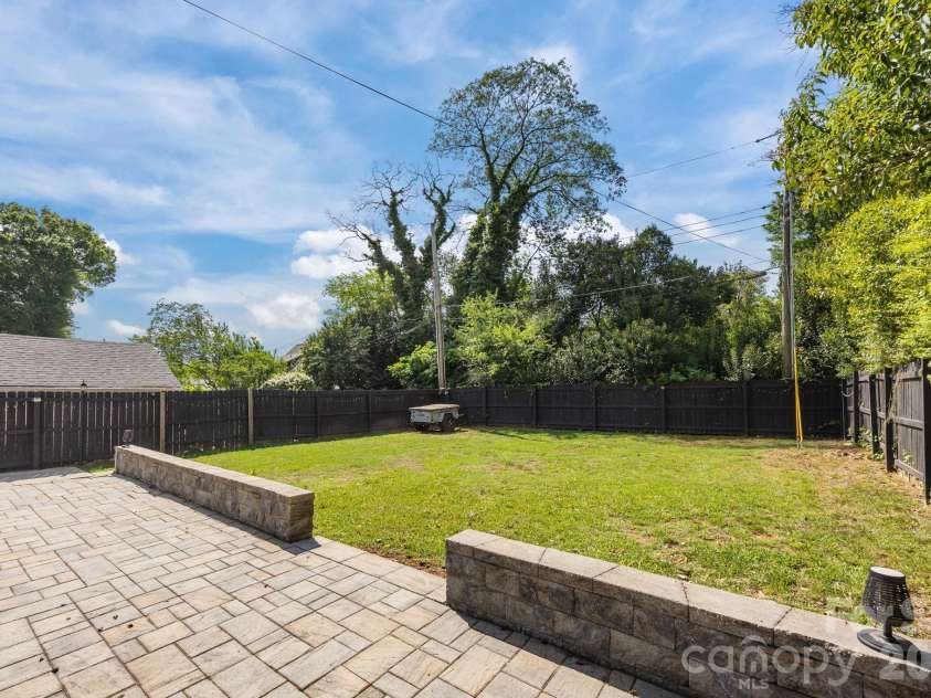 2414 Hassell Place, Charlotte, NC 28209.  MLS# CAR4371919, YatesRealty ID 15831. 