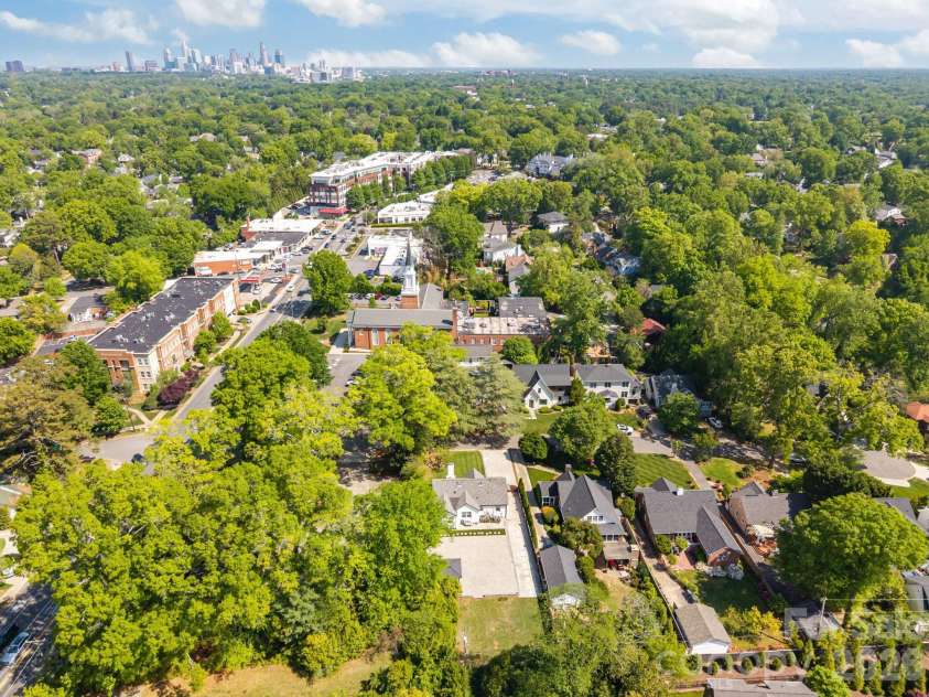 2414 Hassell Place, Charlotte, NC 28209.  MLS# CAR4371919, YatesRealty ID 15831. 