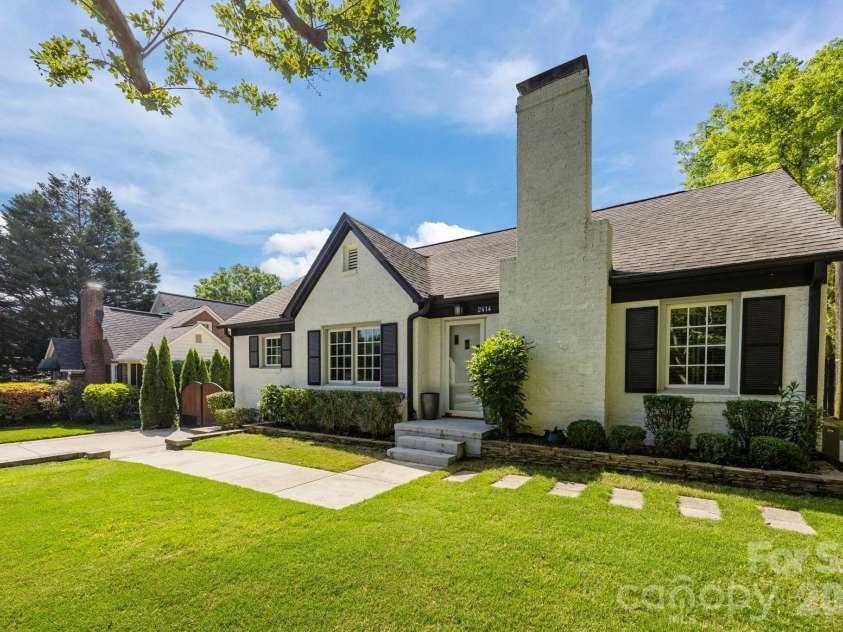 2414 Hassell Place, Charlotte, NC 28209.  MLS# CAR4371919, YatesRealty ID 15831. 