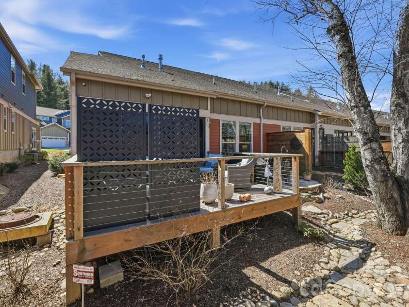 538 Sweet Birch Park Lane, Black Mountain, NC 28711.  MLS# CAR4362793, YatesRealty ID 15832. 